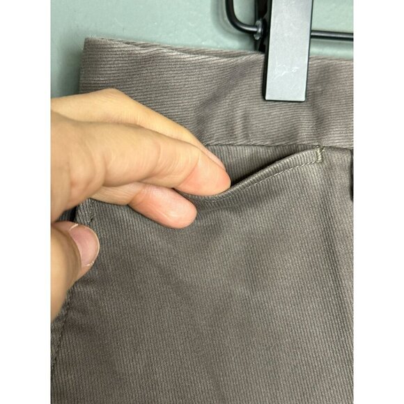 Banana Republic Men's 34" x 32" Classic Fit Chino's Straight Leg - Picture 8 of 13